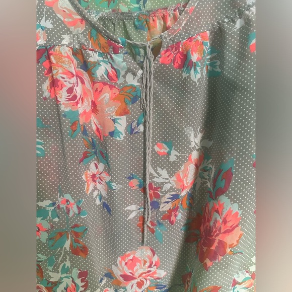Arizona Large Floral Top - Picture 2 of 4
